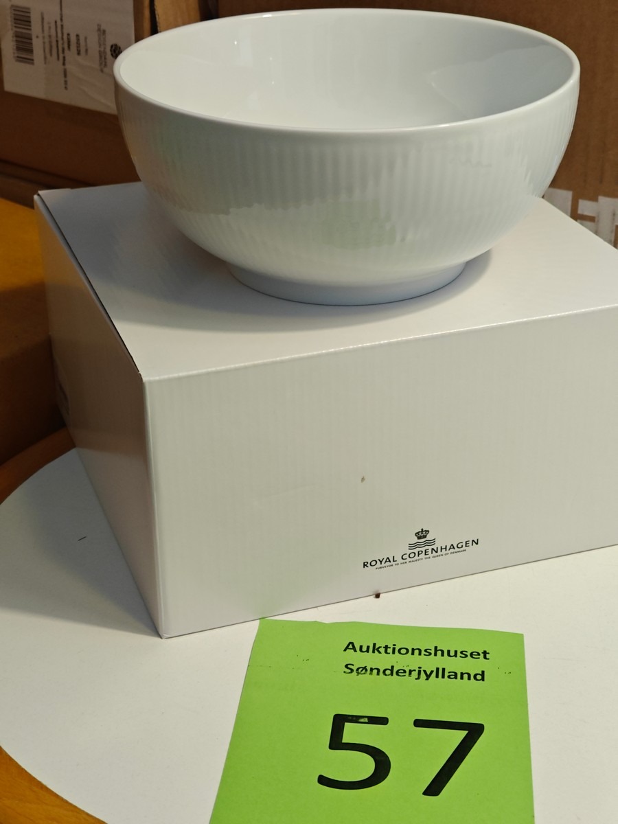 Royal Copenhagen, hvidt riflet skål 18 cm