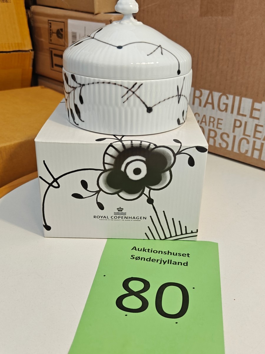 Royal Copenhagen, Sort Mega riflet bonbonniere 54 cl