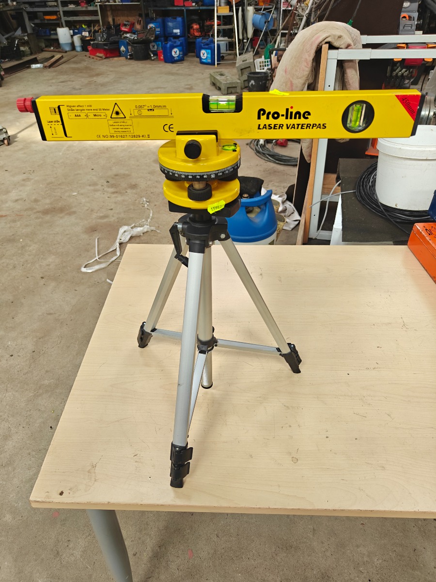 Laser vaterpas på stativ