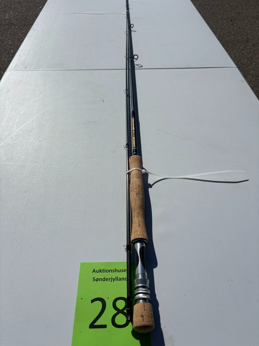 G. Loomis “GLX Distance” FR1207, 10’ #7