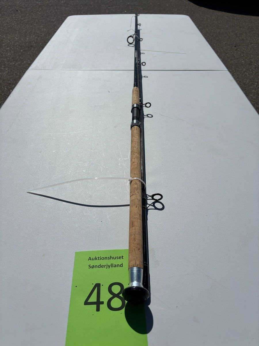 Spinnestang fra BSF Tecneed, fremstillet i IM8 grafit. Længde 9 fod (ca. 270 cm)