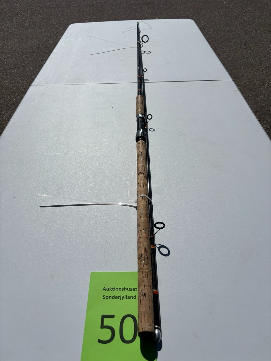 Spinnestang fra Berkley, model “Lightning Rod”. Udført i 100% carbon (100 C.C.R.) 