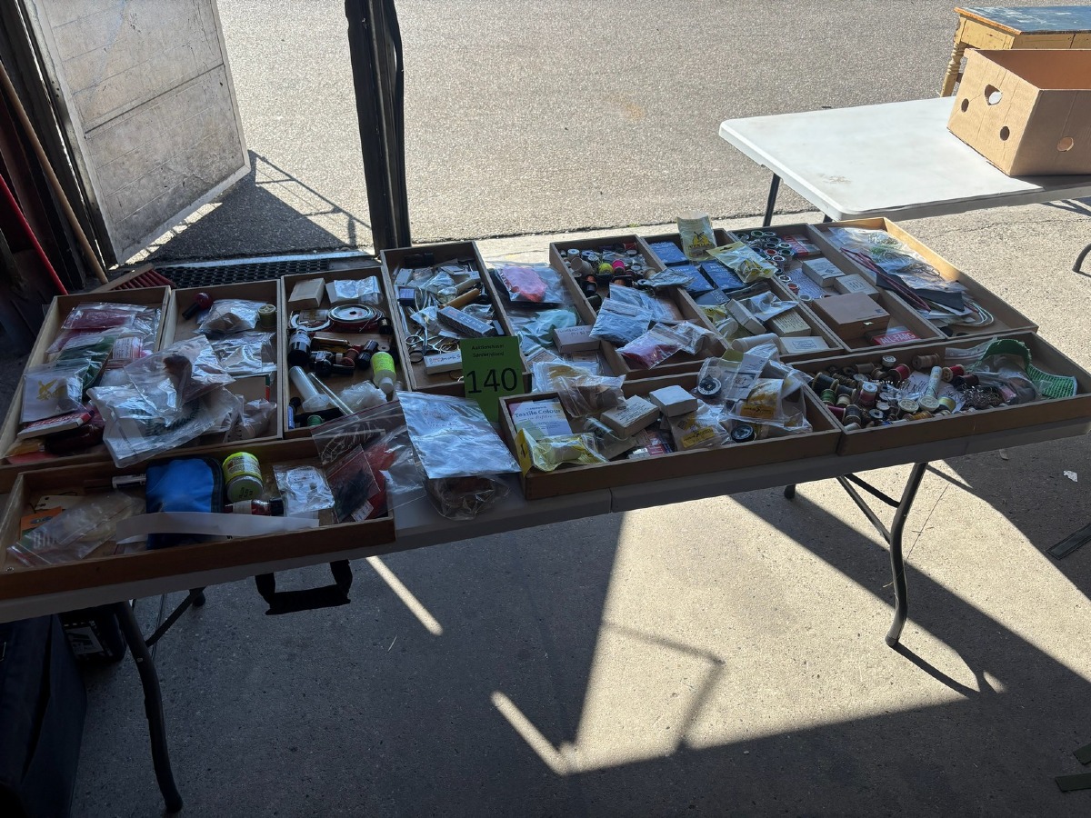 Stort parti fiskeudstyr dele, mange stk