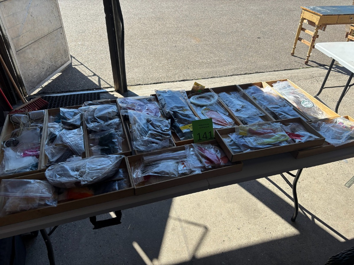 Stort parti fiskeudstyr dele, mange stk