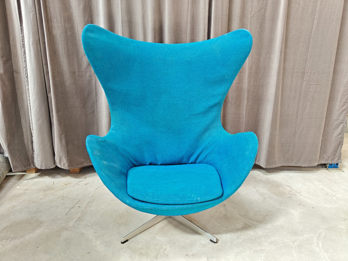 Arne Jacobsen Ægget model 3316