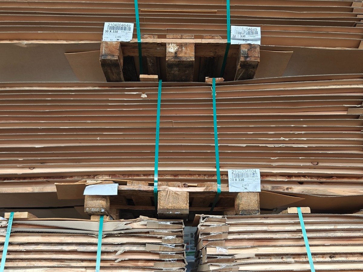 Douglas planker 1 pl. bemærk 1 lige kant 2,4 meter