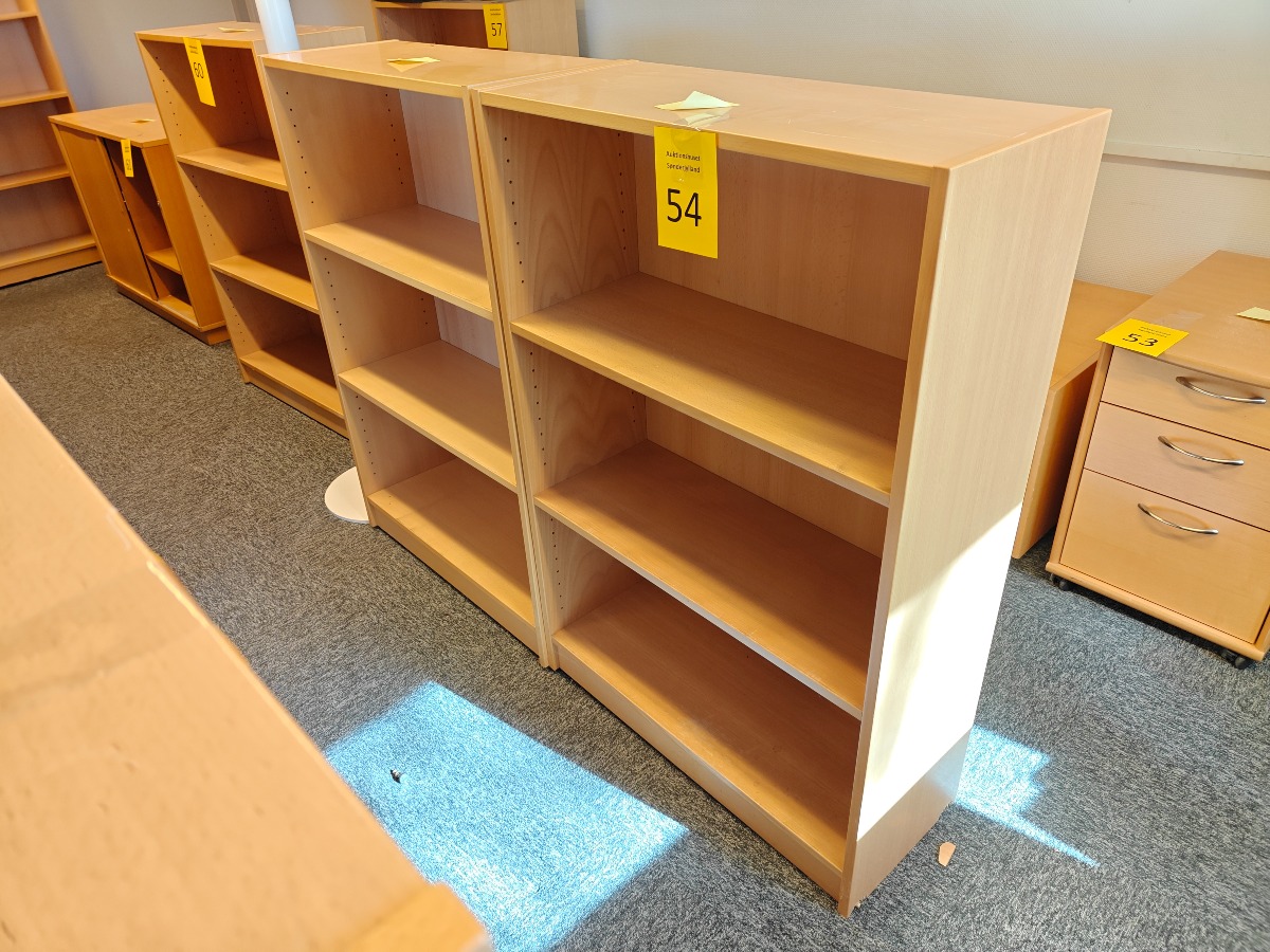 2 reoler med 2 hylder