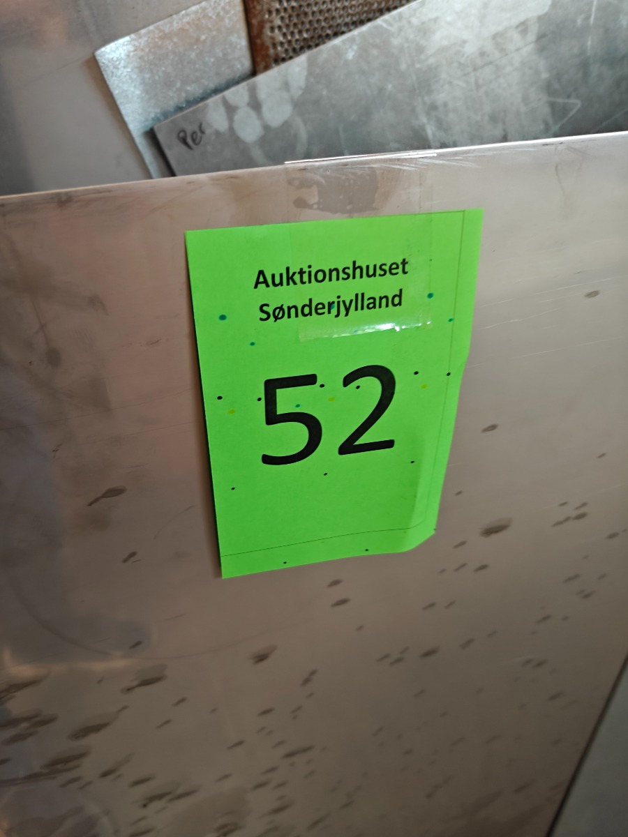 Parti rustfri & alu plader fra reol