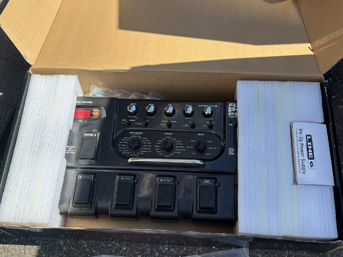 Line 6 Flor POD plus guitar multi-effekt pedal