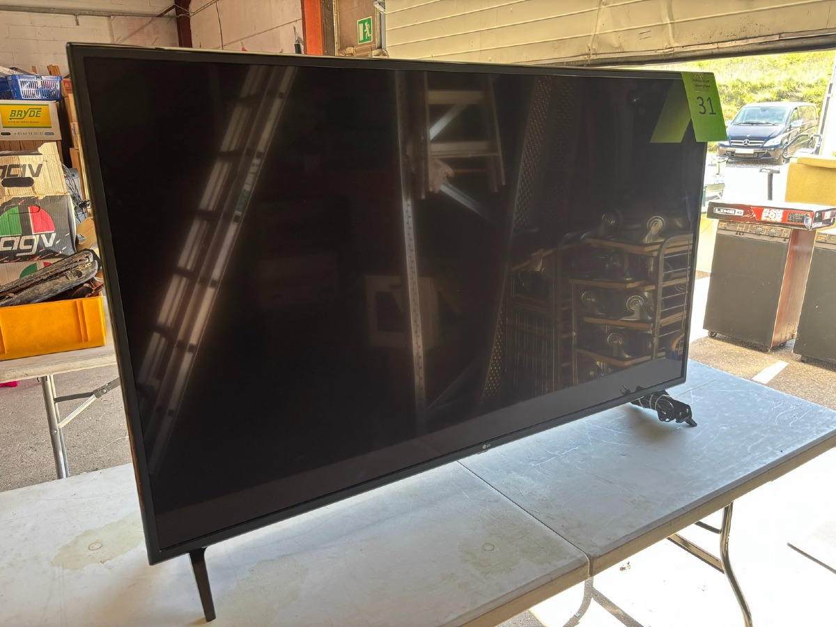LG 55” 4K Smart TV – model 55UN71006LB