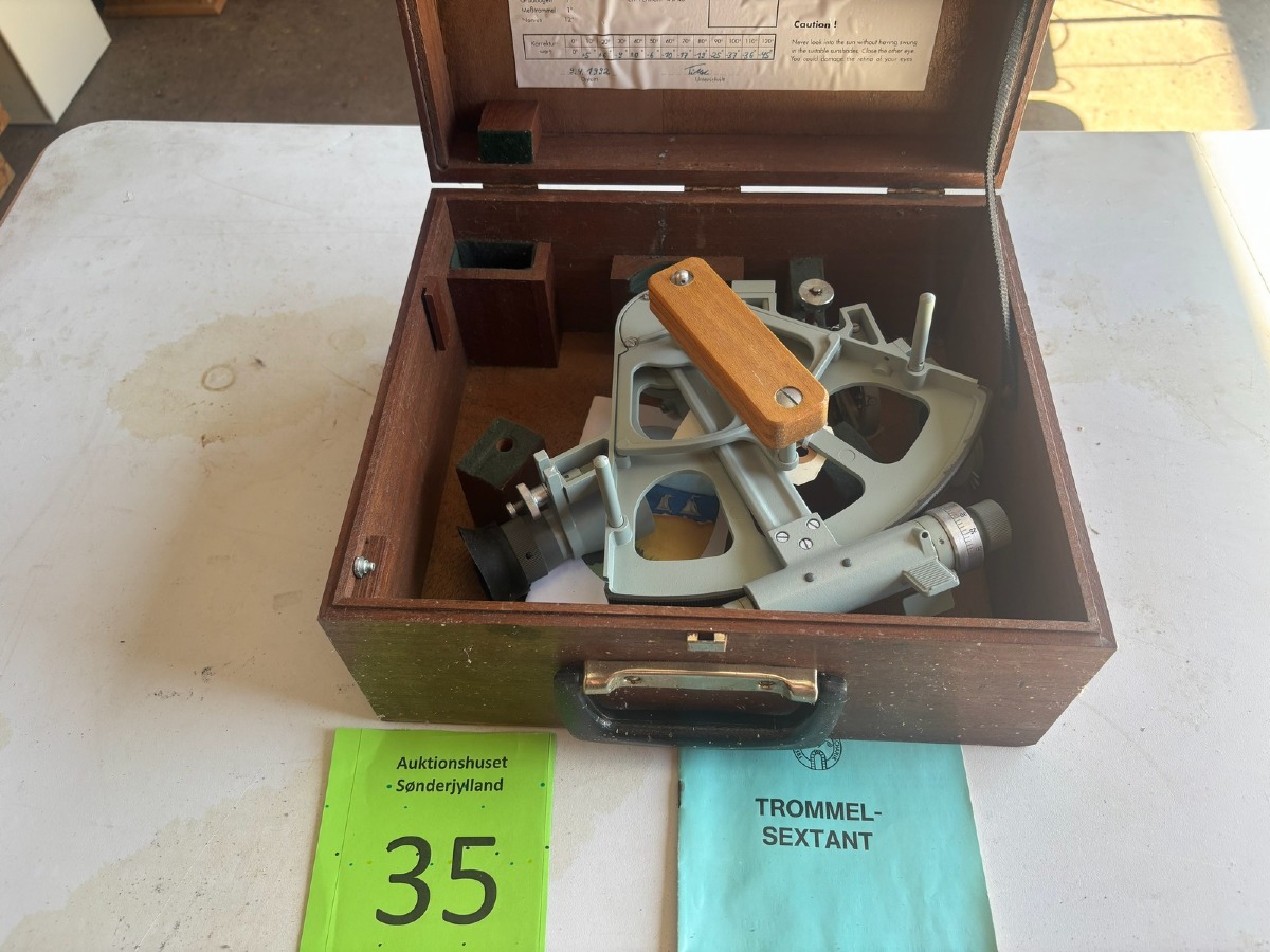 Trommel-sextant i trækasse – Freiberg Präzisionsmechanik (med certifikat)
