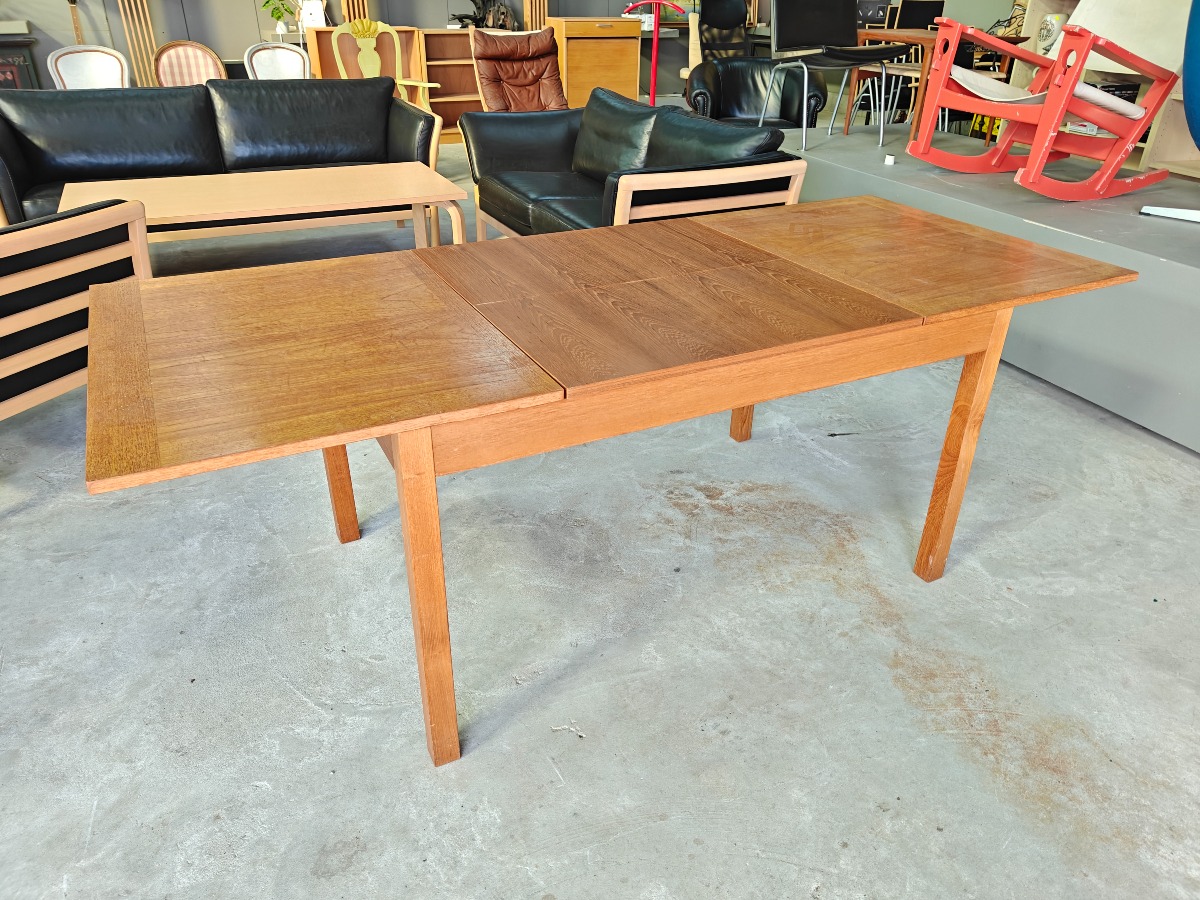 Spisebord af teak