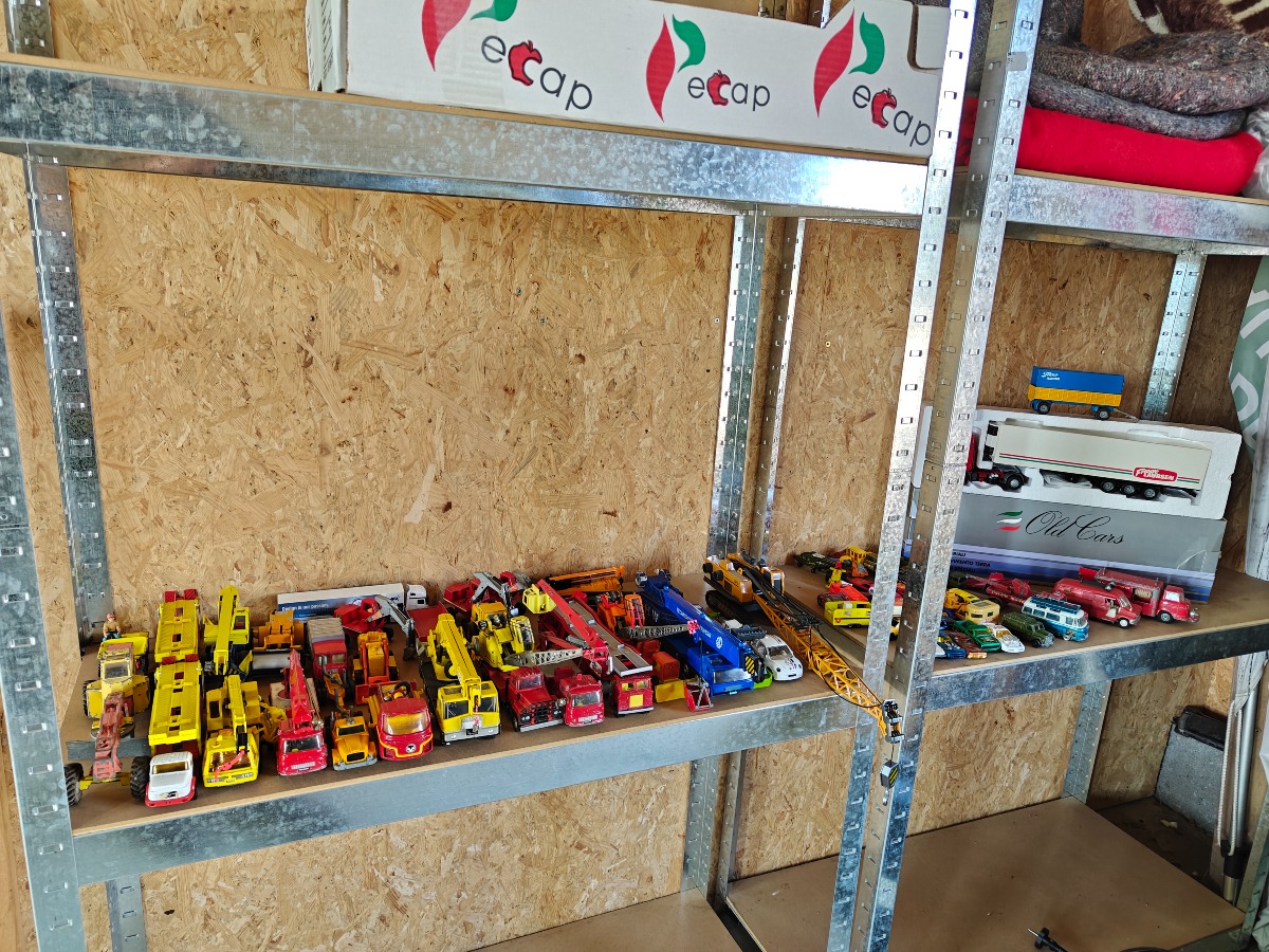 Corgi, Dinky Toys, Tekno m.m. 
