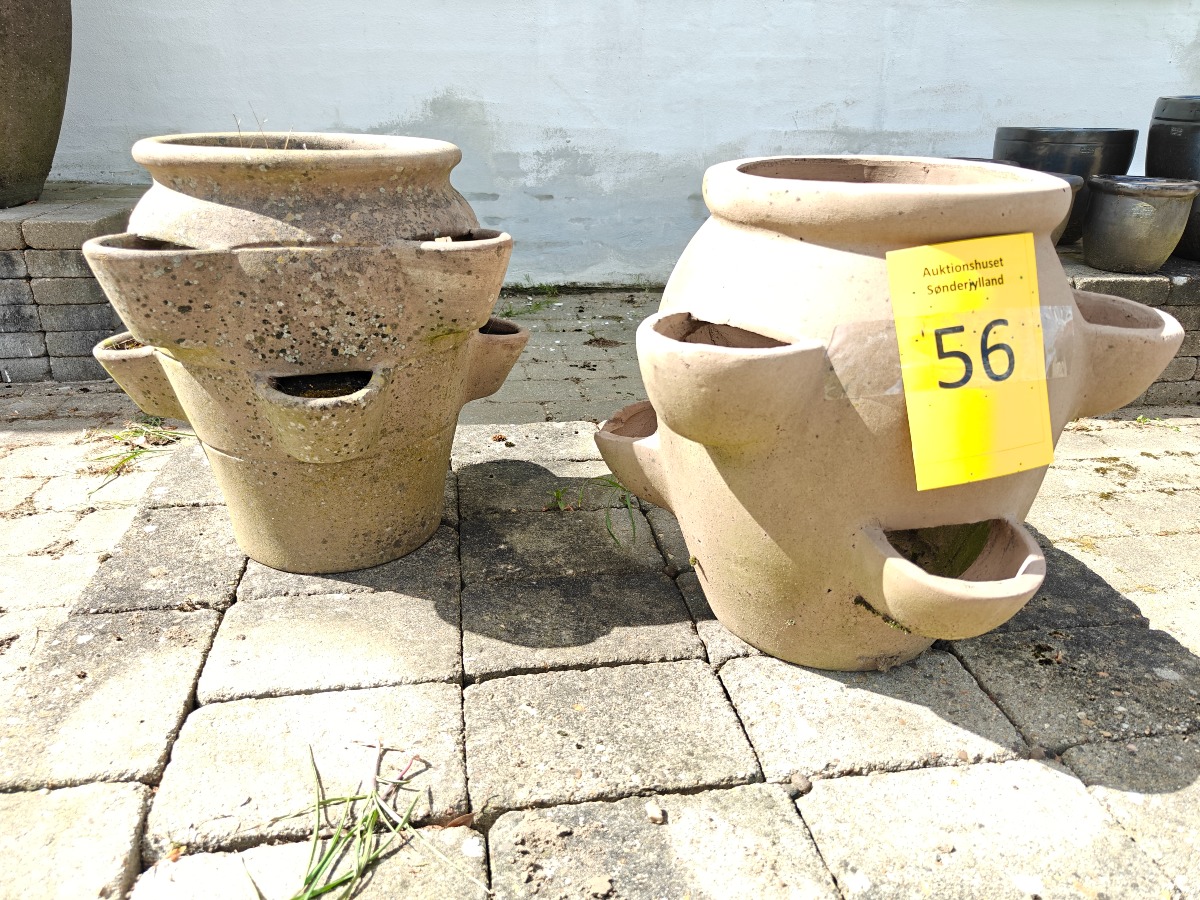 2 jordbærkrukker 