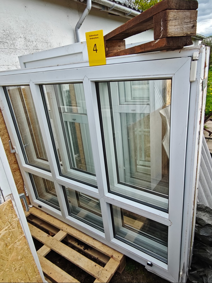 8  stk  plast vinduer 