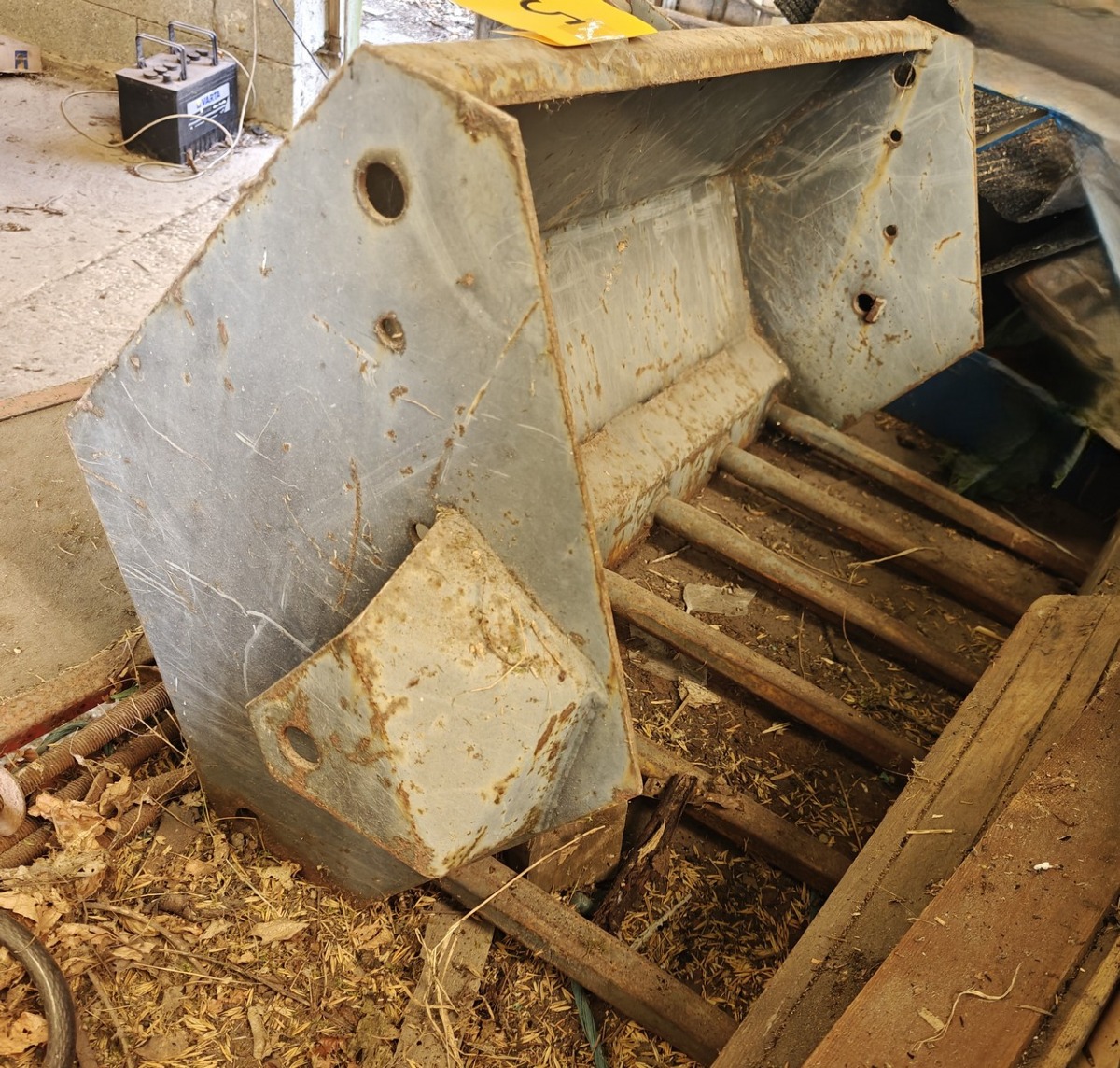 Skovl  m/møggreb t/frontlæsser. Mrk Thrige Agro. Arbejdsbredde: 96 cm