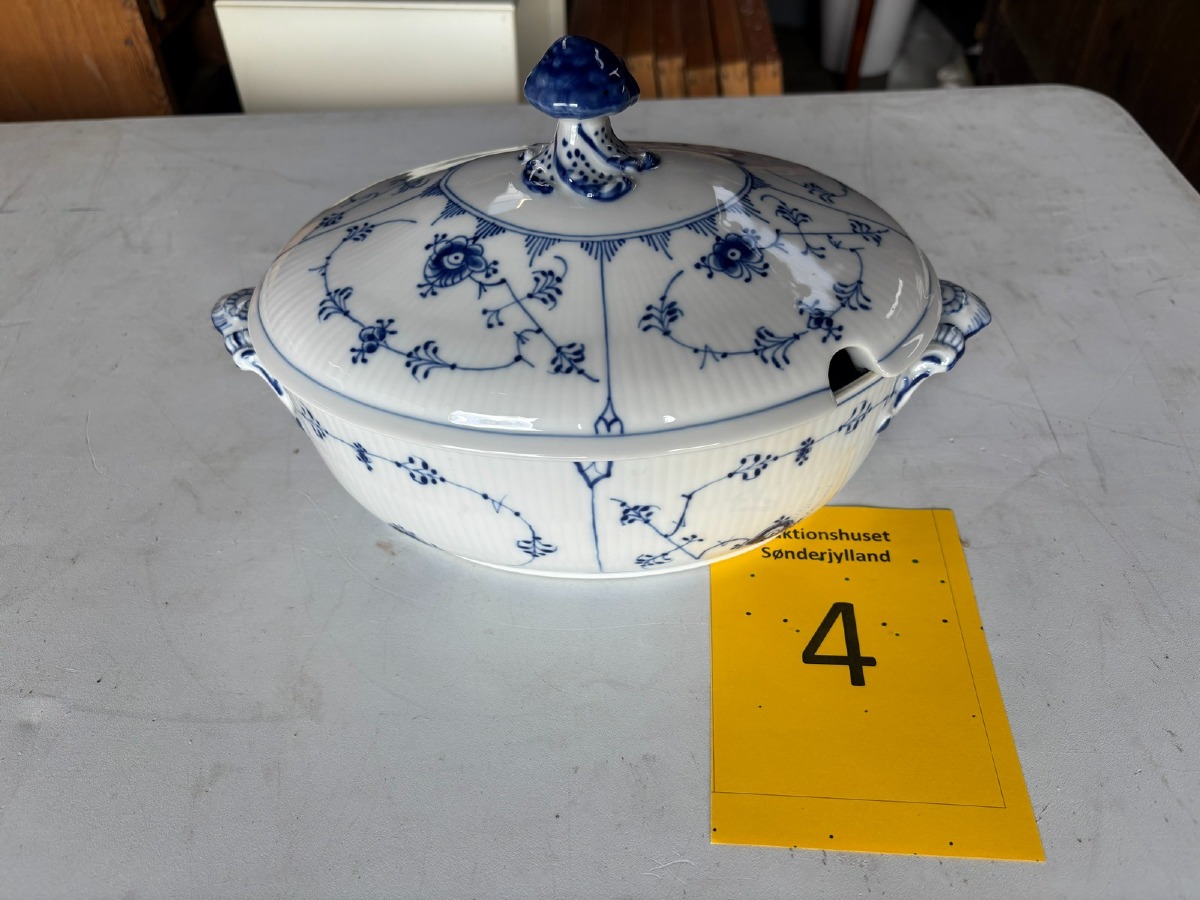 Royal Copenhagen Musselmalet terrin nr. 214