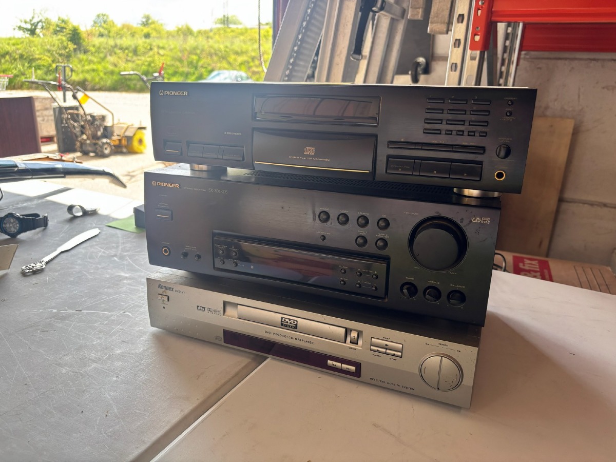 Pioneer og Kennex lyd og billede