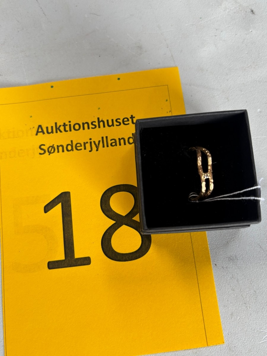 Guldring 14 karat med diamant