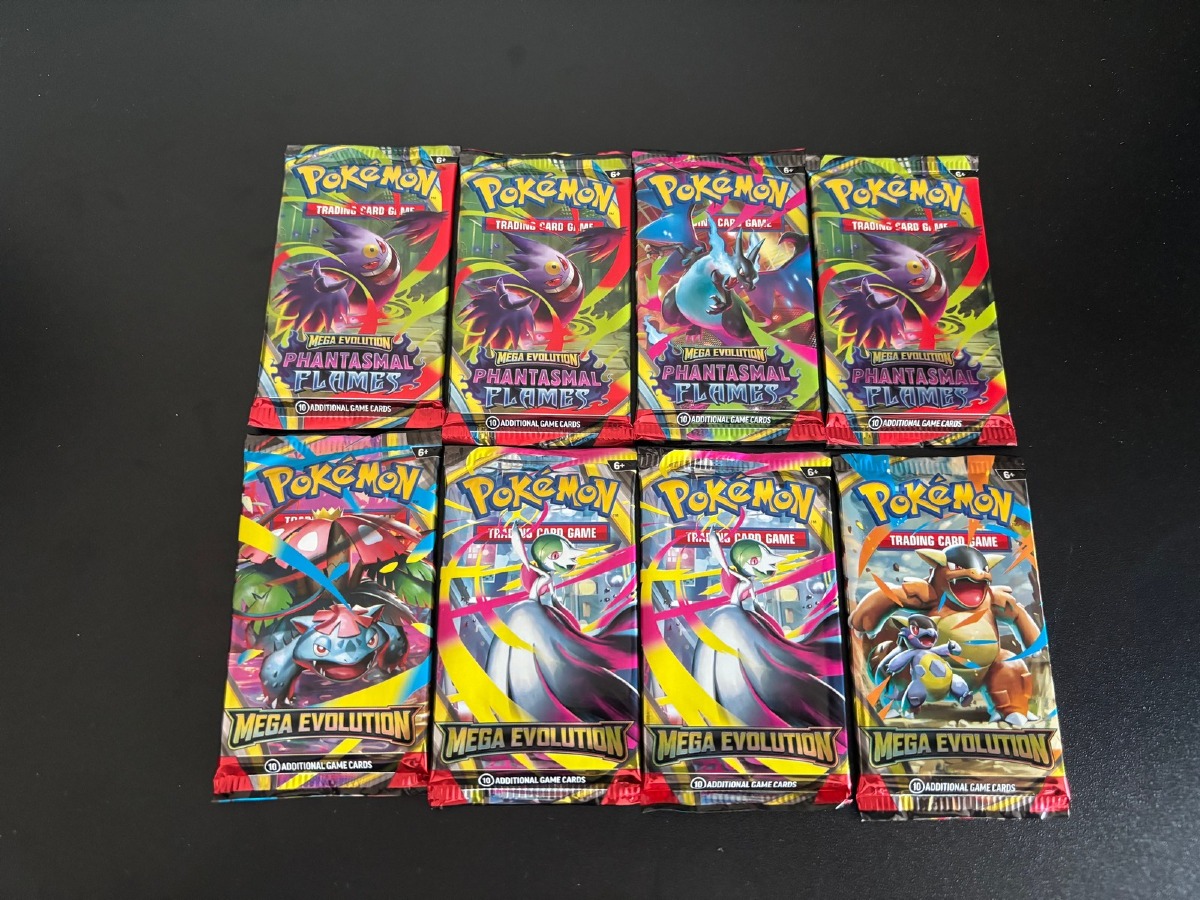 8 x Pokemon booster pack (4 x Phantasmal & 4 x Mega evolution)
