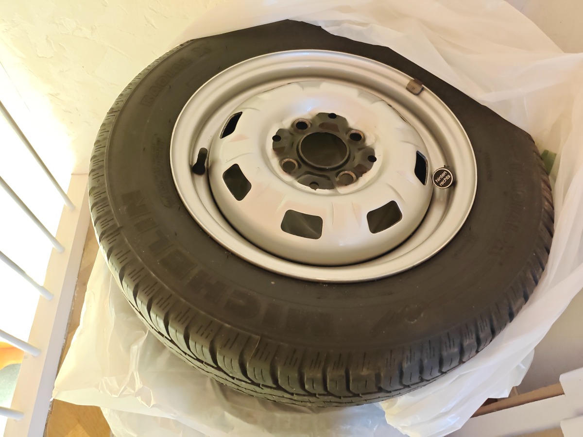 4 stk stålfælge med gode Michelin dæk 165/70R13