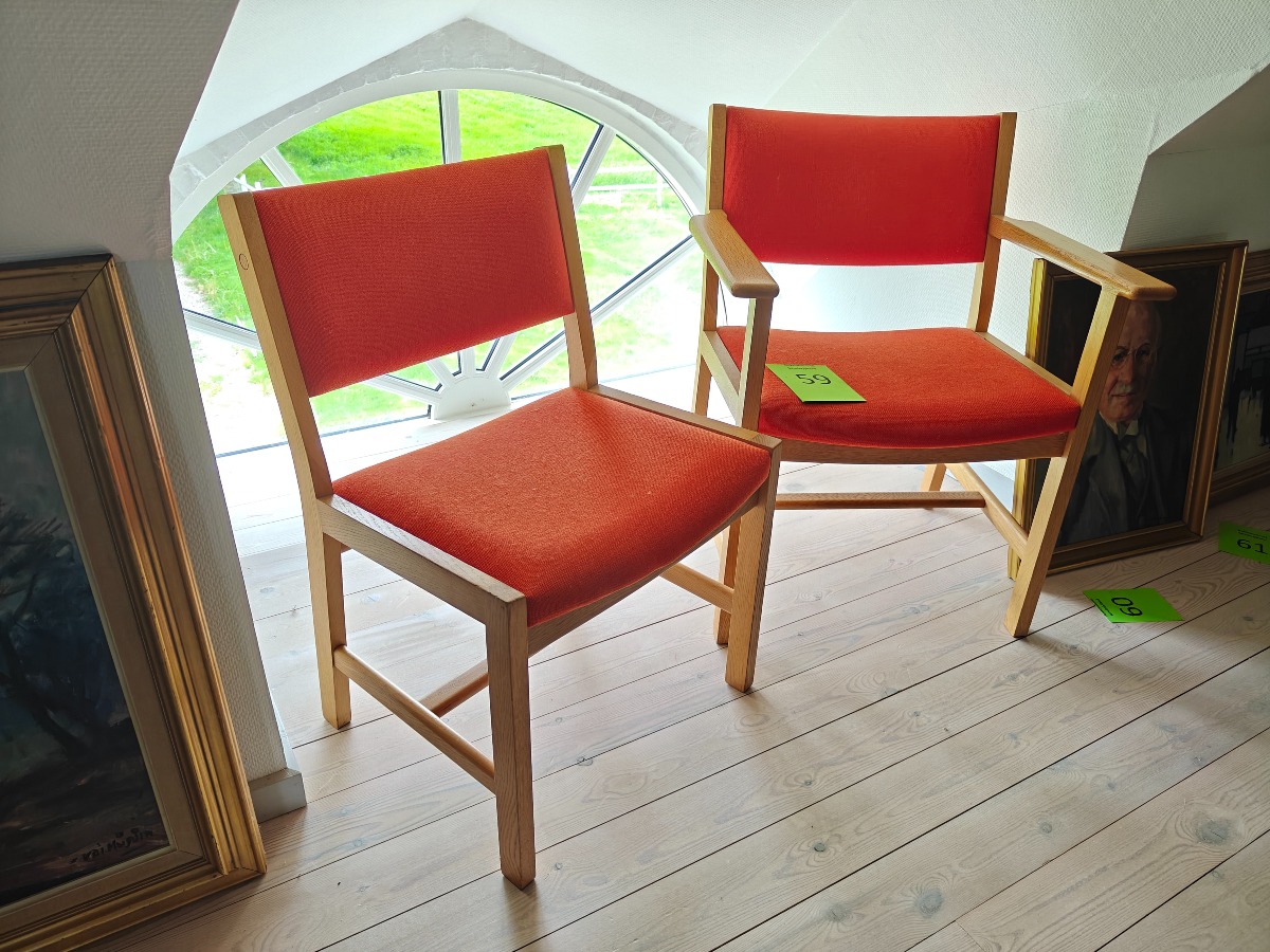Hans J. Wegner for Getama. 2 stole