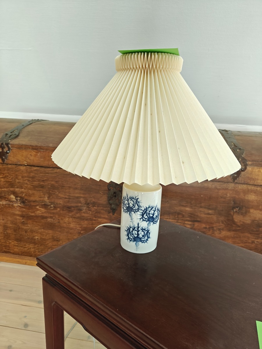 Kaj Lange for Royal Copenhagen og Fog & Mørup. Bordlampe