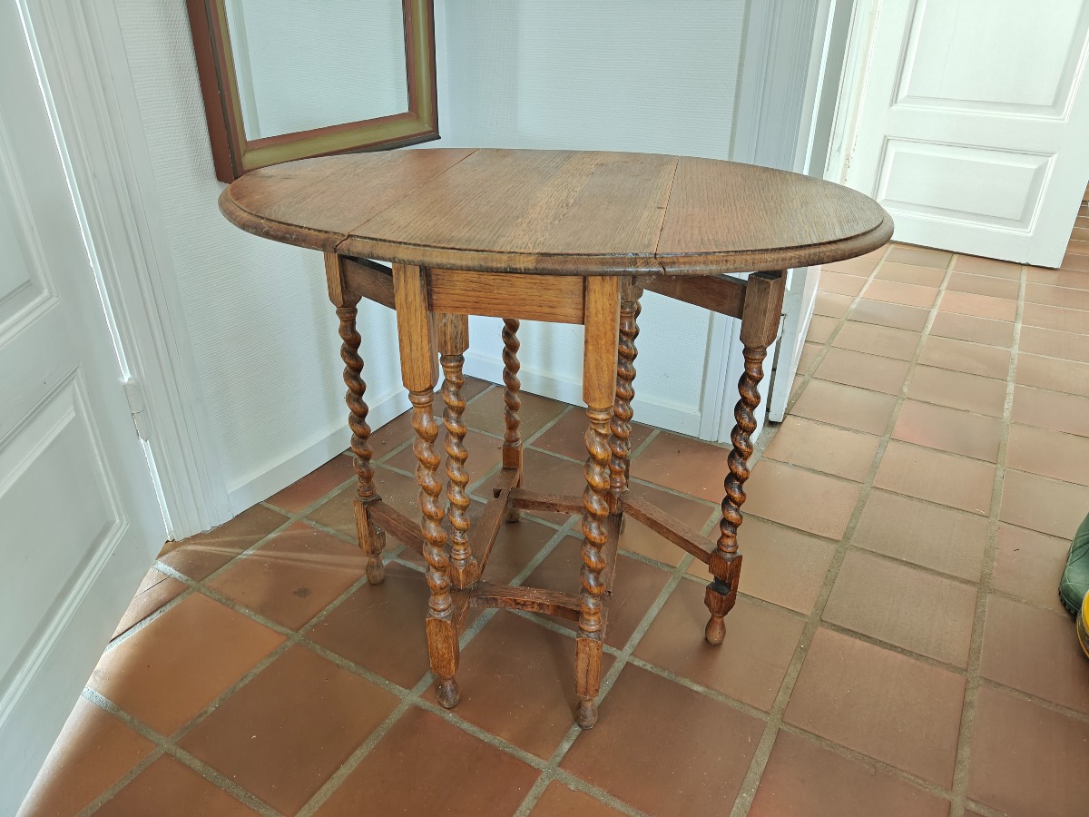 Gateleg bord med oval top