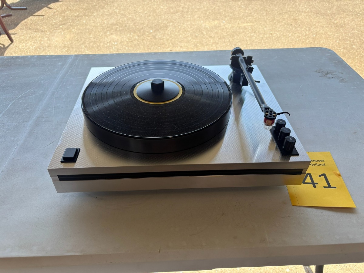 Custom Direct Drive pladespiller – EDD 1000 Electron Motor – J.K