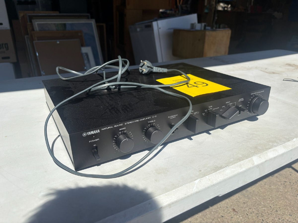 Yamaha C-2 Natural Sound Stereo Pre-Amplifier