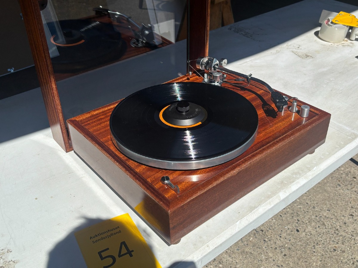 High-End Pladespiller i Træfinish med Michell Record Clamp