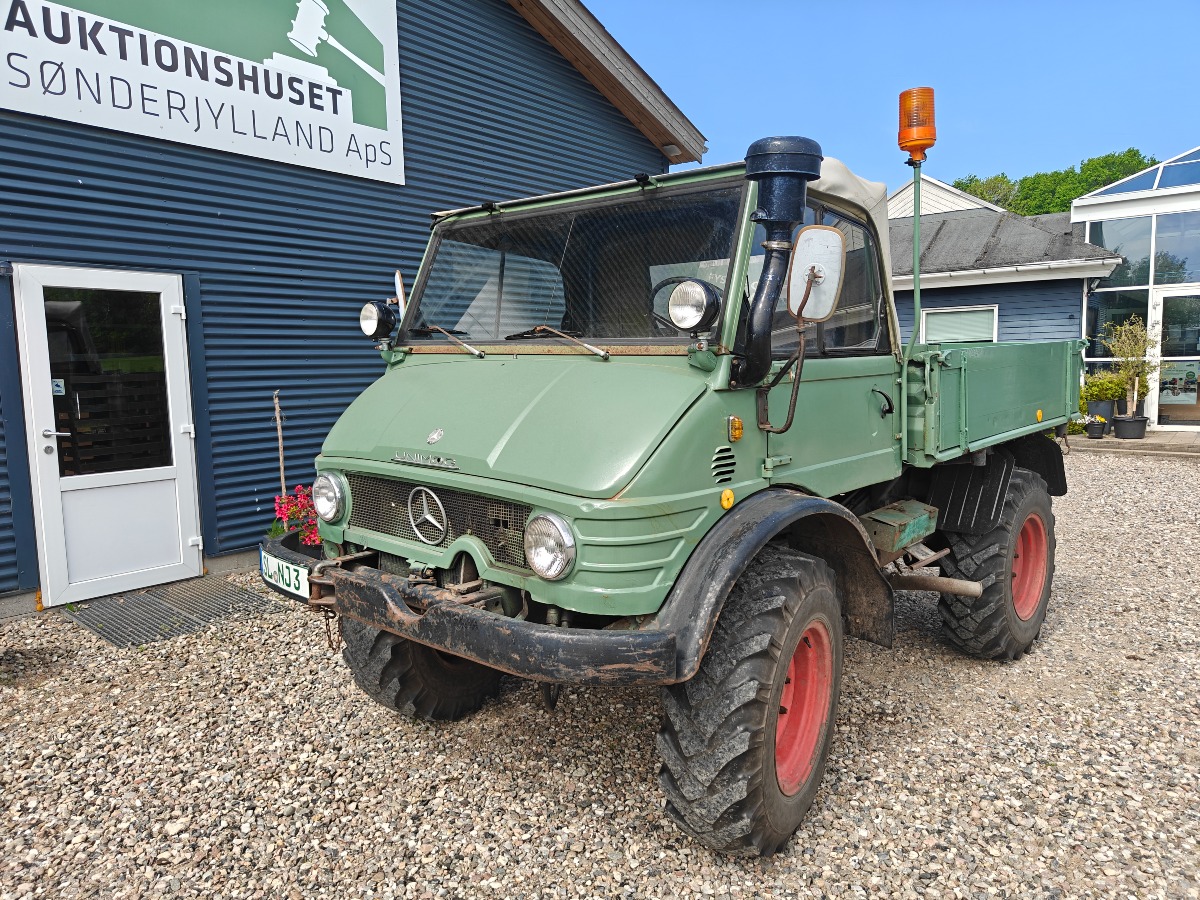 Unimog 406 Cabriolet med tip lad 