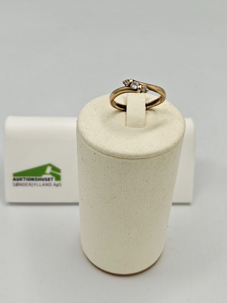 Guldring 8 karat med similisten