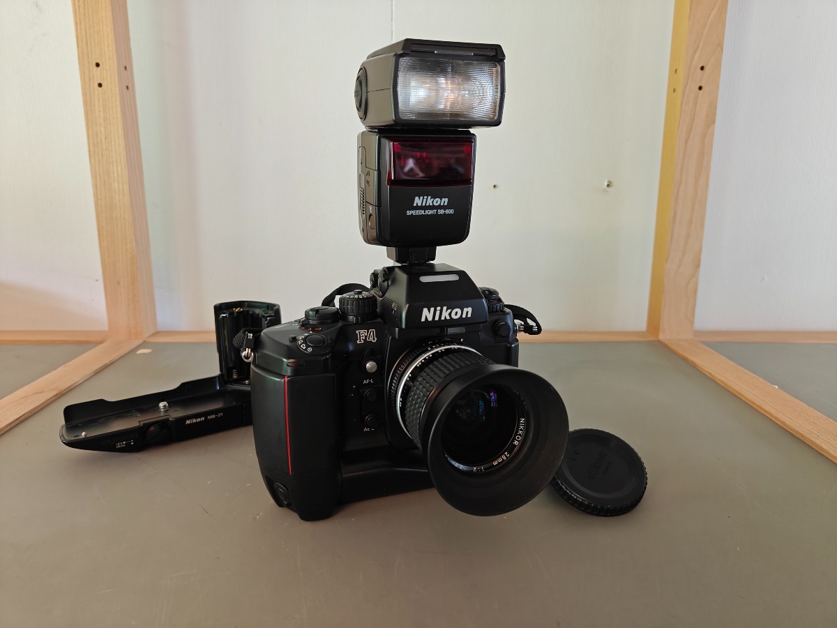 Nikon F4 analogt spejlreflekskamera