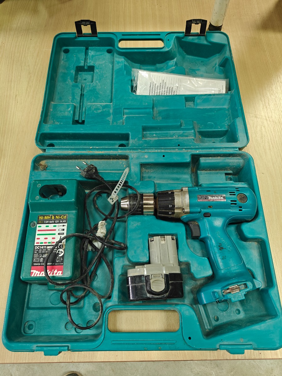 Makita bore/skruemaskine 6336D
