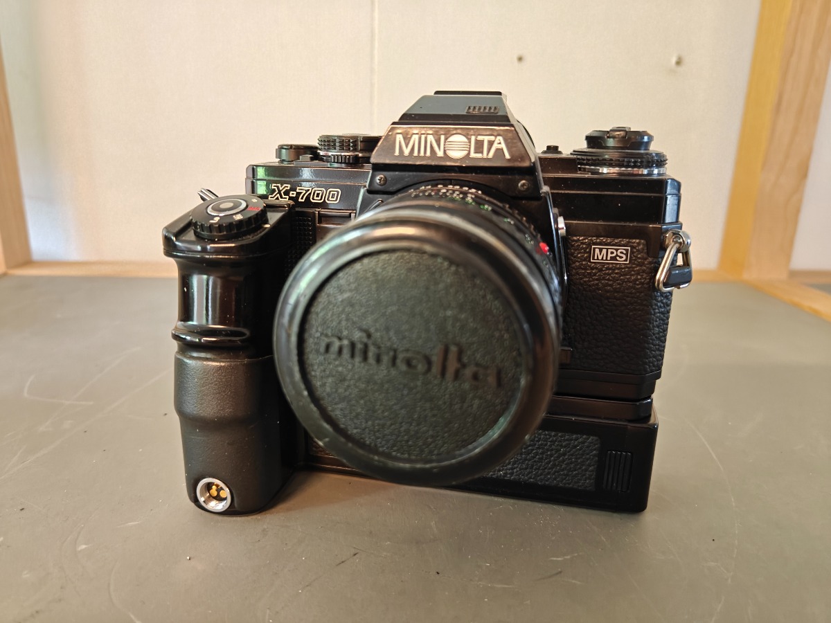 Minolta X-700 kamera