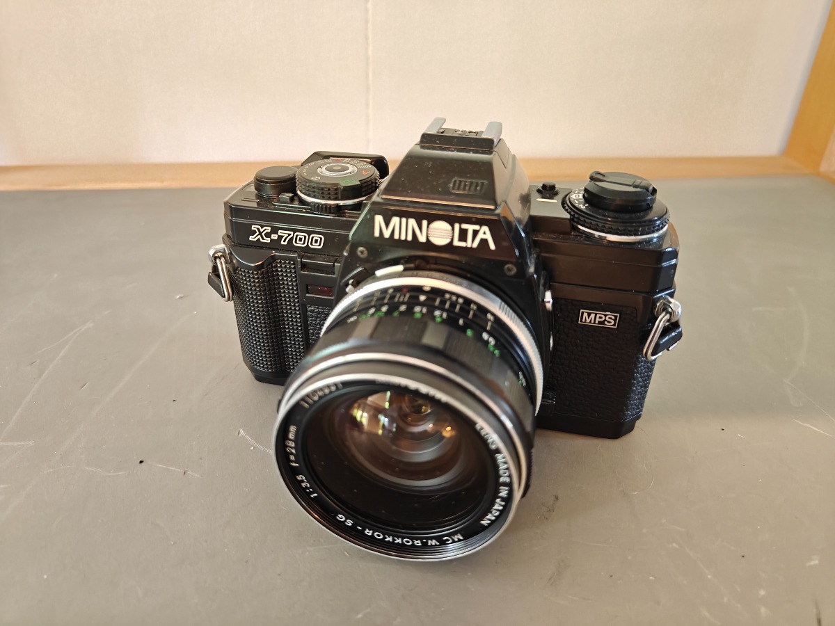 Minolta X-700 kamera