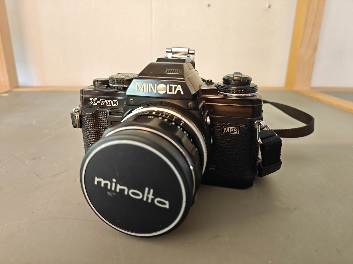 Minolta X-700 kamera