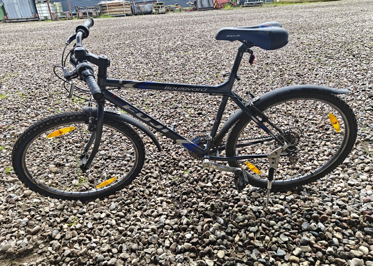 fuji Boulevard mountainbike 19