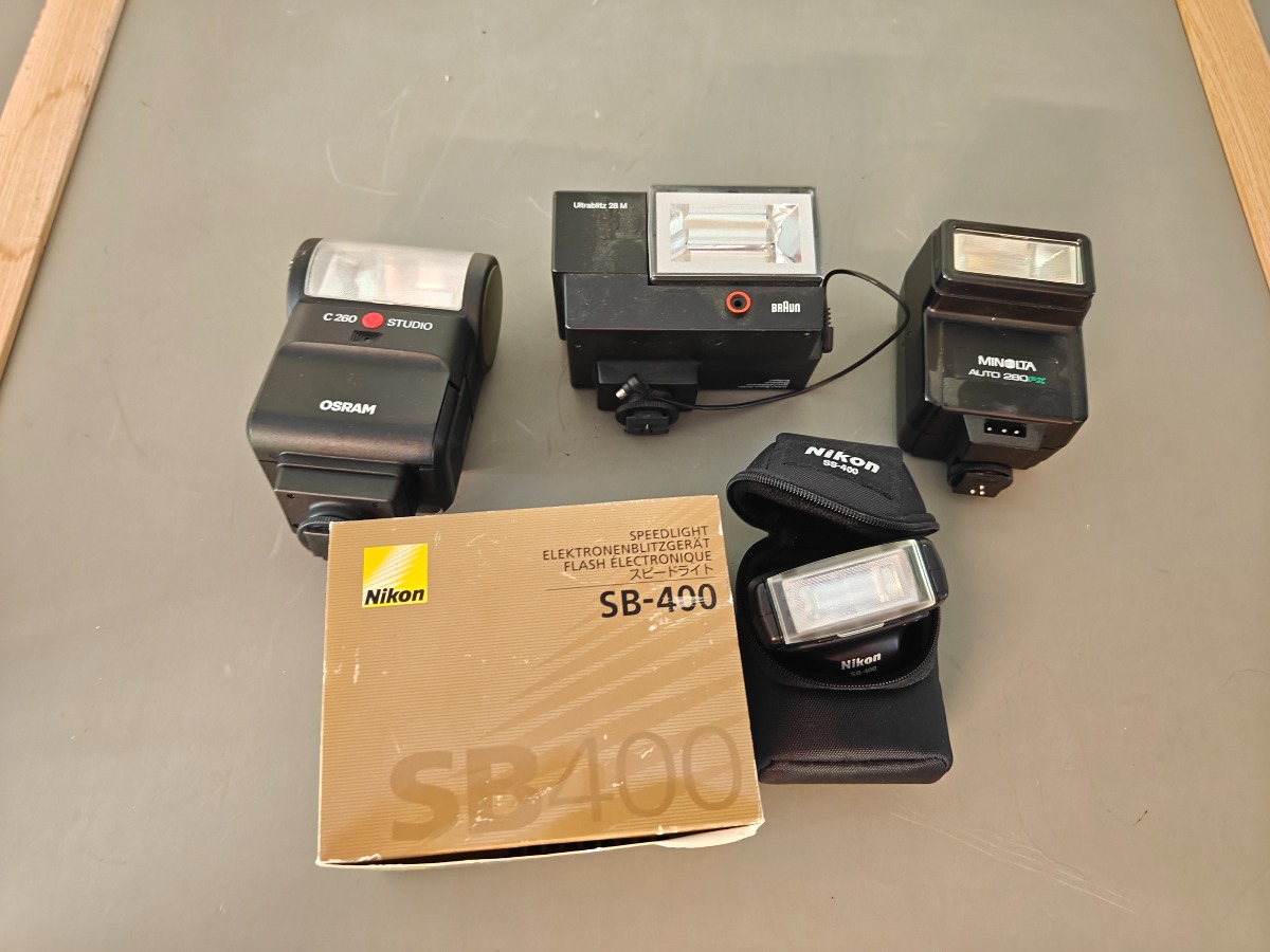 4 elektroniske blitze