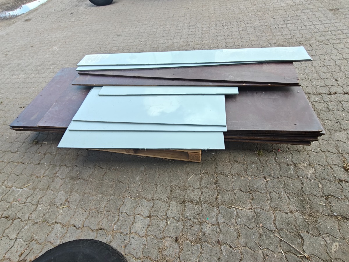 Parti plader,  træ & plast 