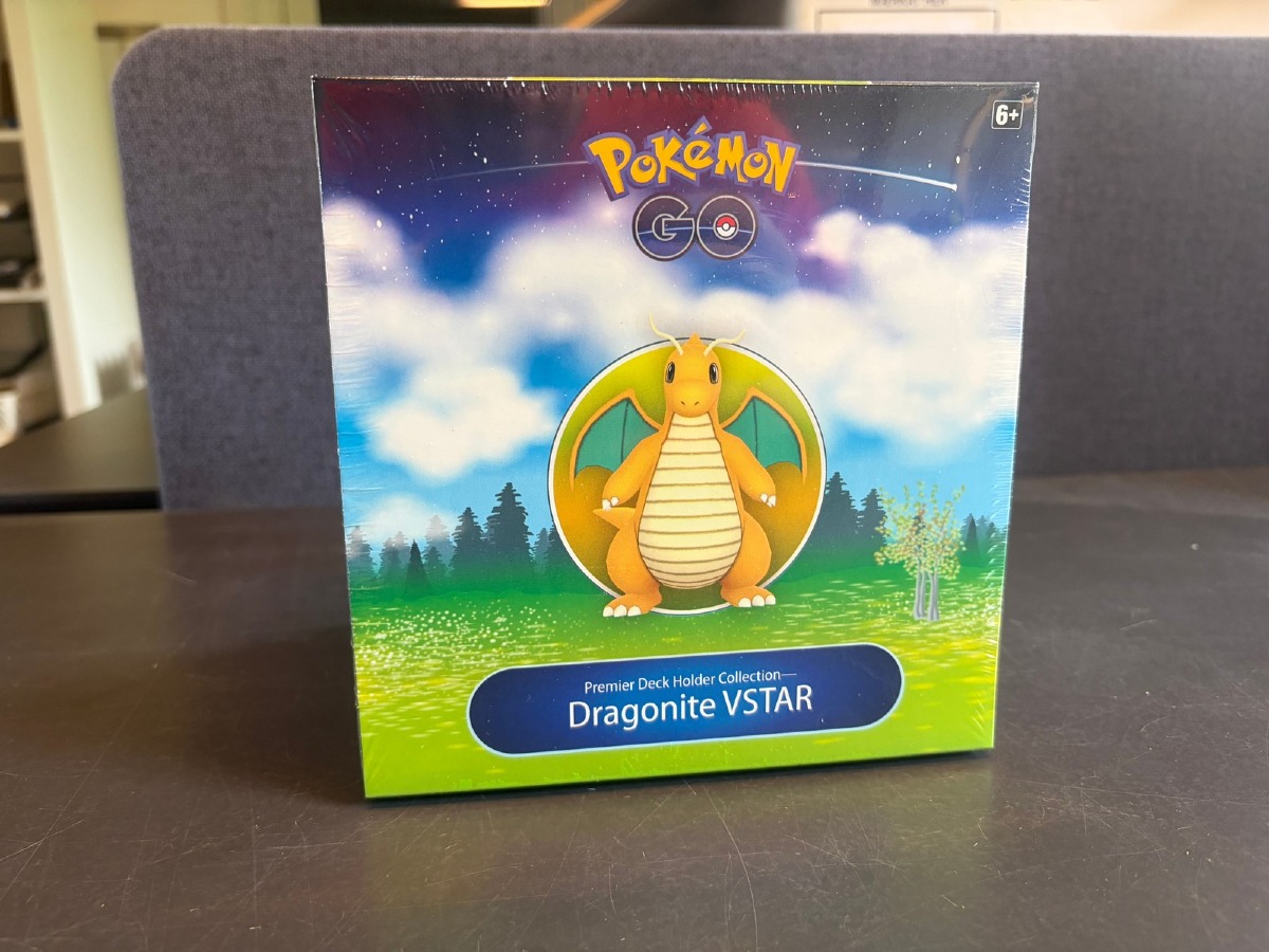 Pokémon GO Premier Deck Holder Collection – Dragonite VSTAR