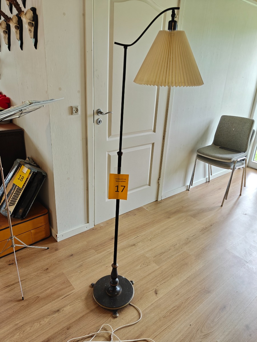 Antik standerlampe