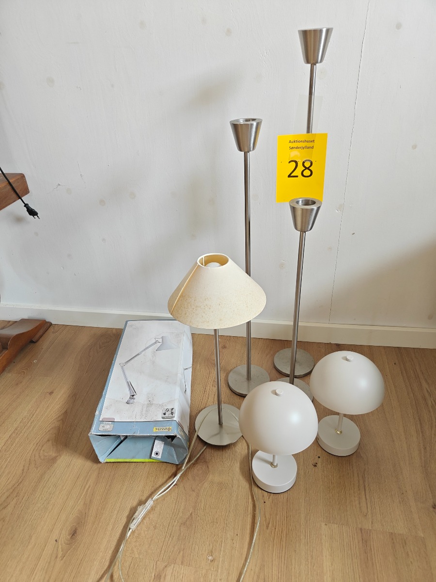 Gulvstager og lamper
