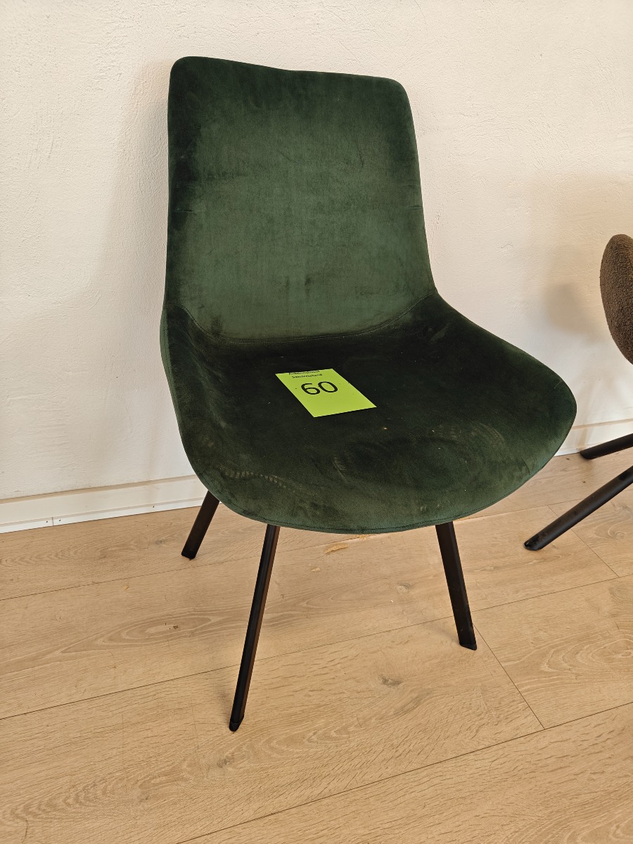 Stol med grøn velour
