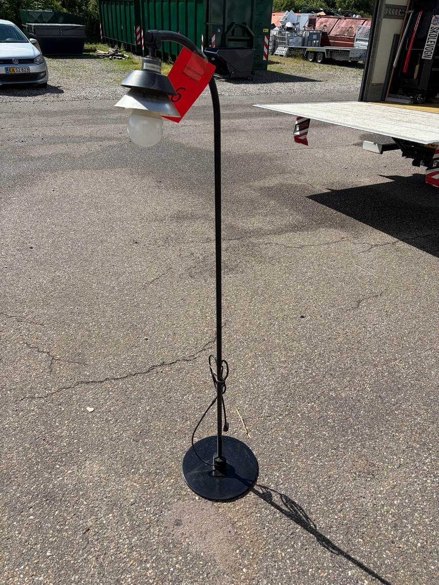 Le klint model 368 standerlampe uden skærm
