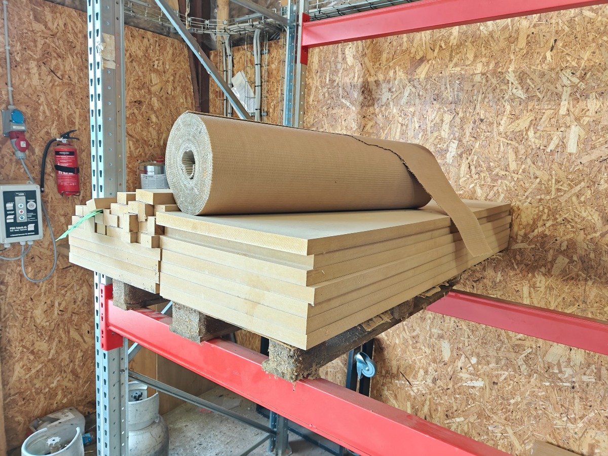 palle med MDF- pladser og stave