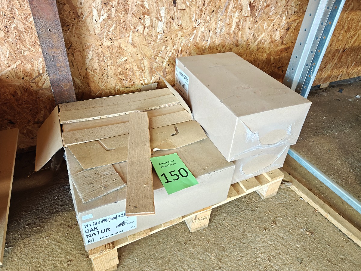 Palle med 4 kasser med egeparket ubehandlet. 
