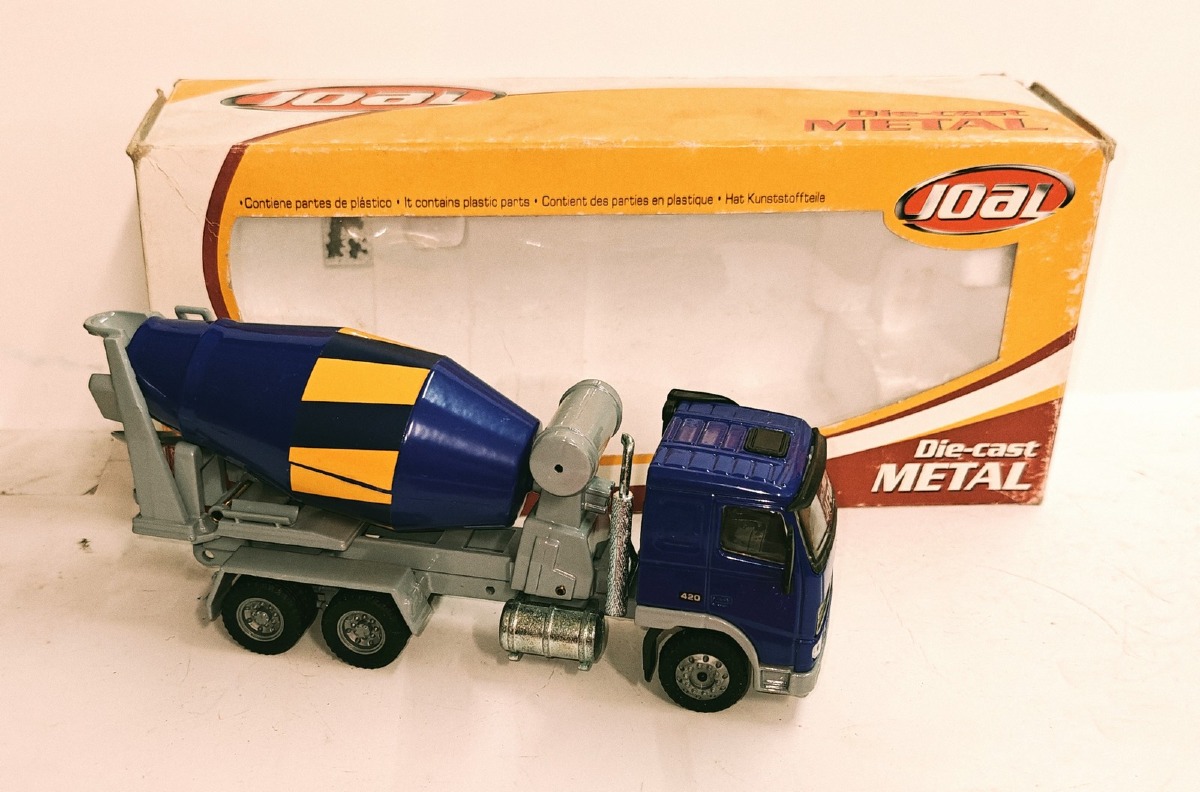 Joal: Volvo FH12-420 cementkanon. Scale: 1:50. Org. æske medfølger. 
