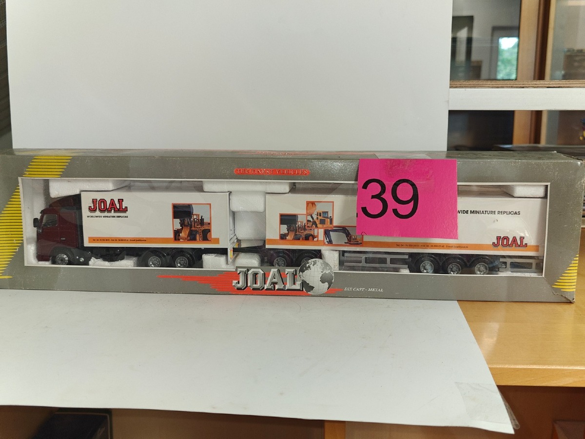 Joal: Volvo FH-12 m/dobbelt trailer. Org. æske medfølger. 